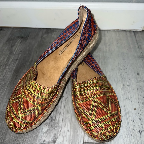 SOFT SURROUNDINGS Boho Canvas Slip On Espadrilles - Picture 3 of 9